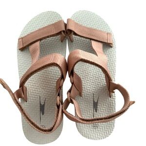 NWOT Tan & Brown Adjustable Sandals – Women’s Size 8